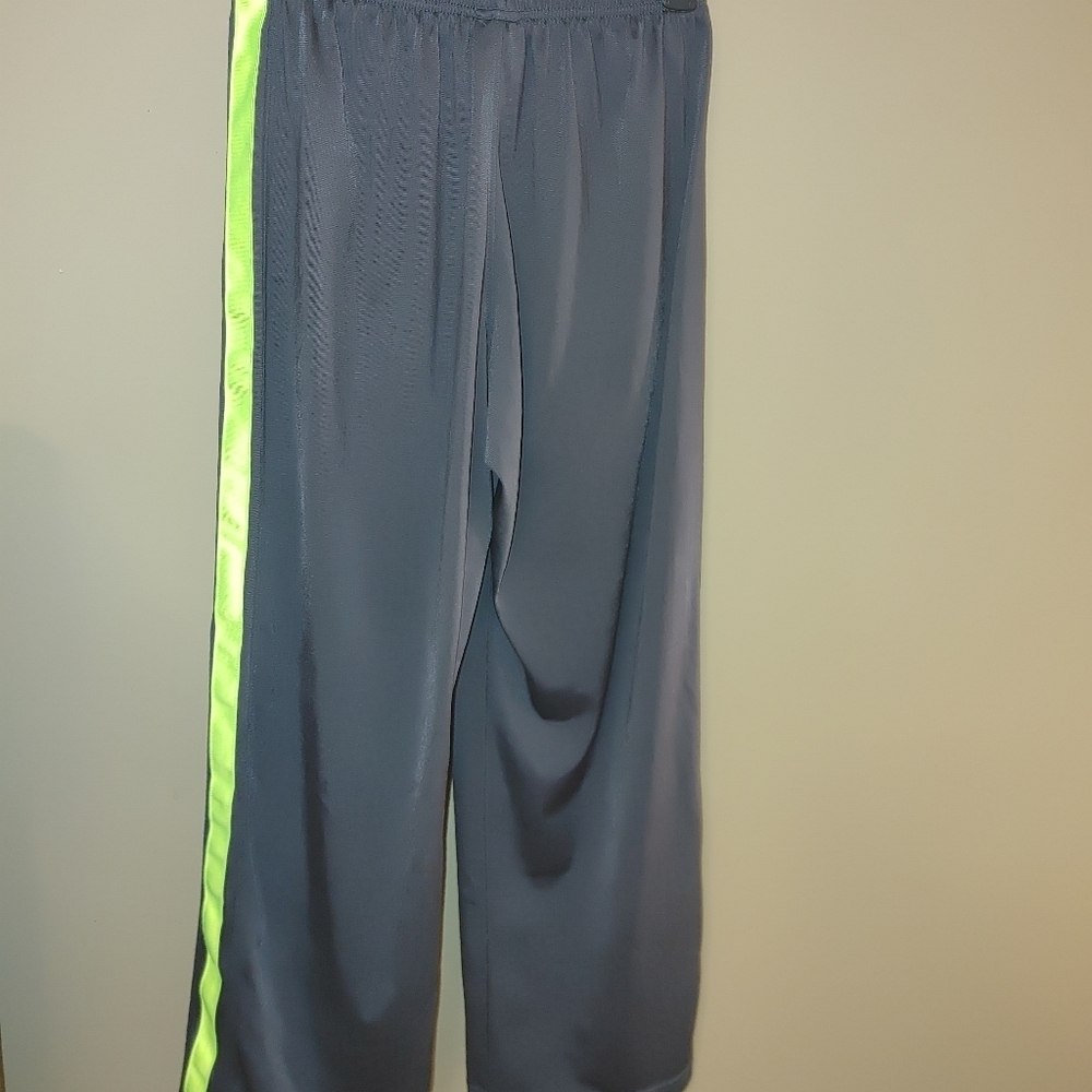 Nike Gray and Yellow Sweatpants for Active Comfort, Size XL - Picture 5 of 7